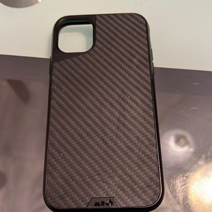 MOUS IPHONE 11 CARBON FIBER PHONE CASE